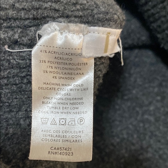 Dark Charcoal Gray Crewneck Sweater with Après Expert Text and Contrasting Cuffs - Picture 5 of 9